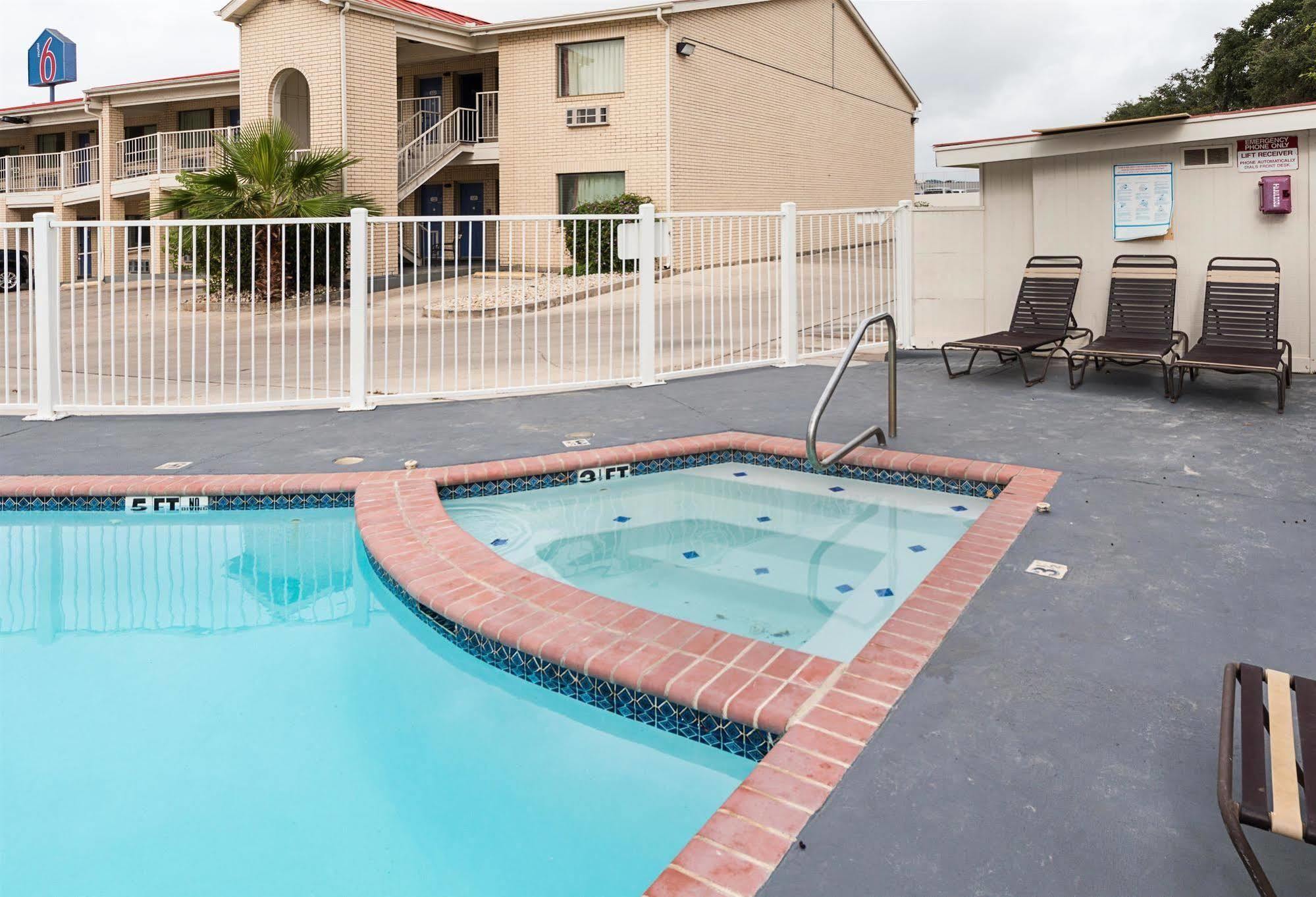 Motel 6-San Antonio, Tx - Fiesta Trails Exterior foto