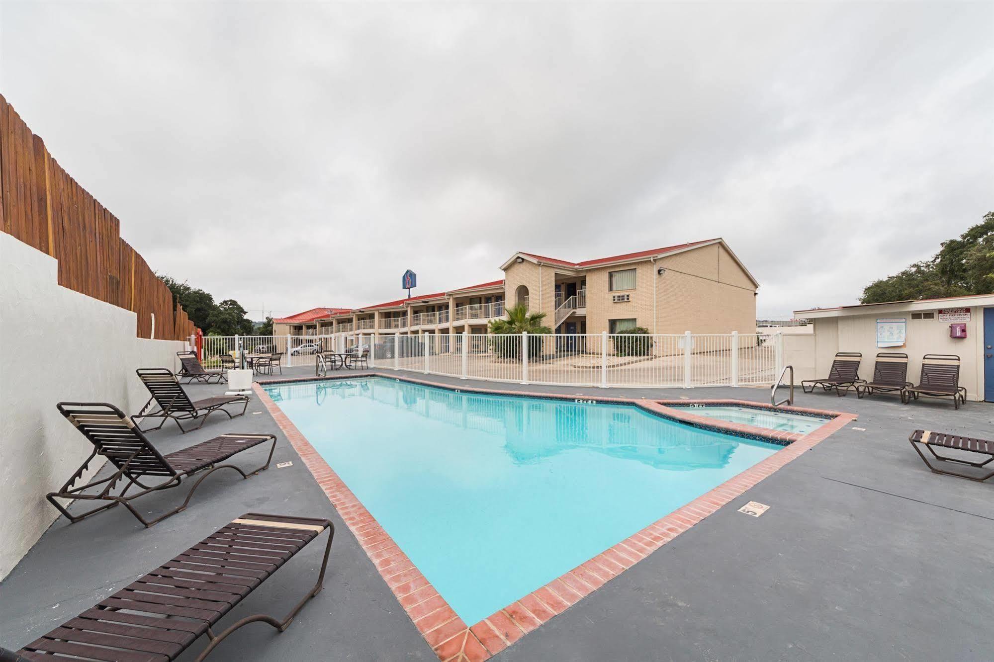 Motel 6-San Antonio, Tx - Fiesta Trails Exterior foto
